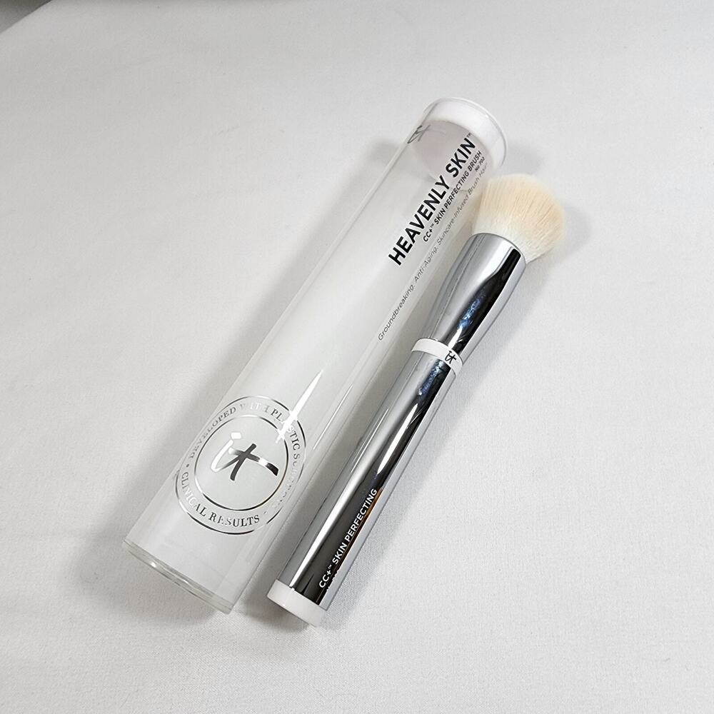 IT Cosmetics Heavenly Skin CC+ Skin-Perfecting Brush #702 Retail $49